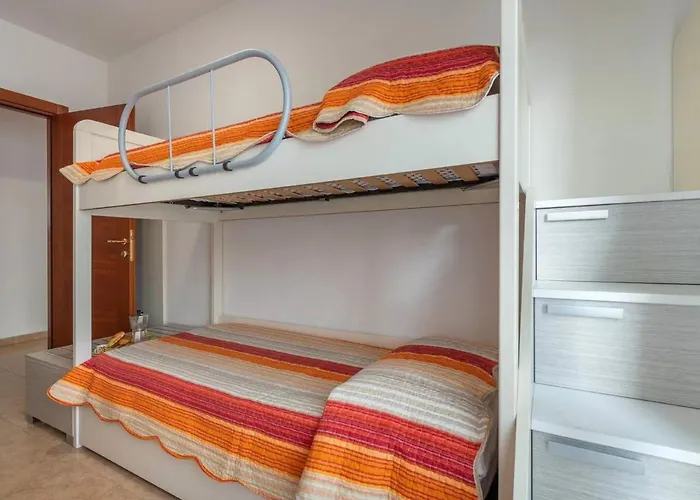 New Flat For 6 Guests Near Daire *