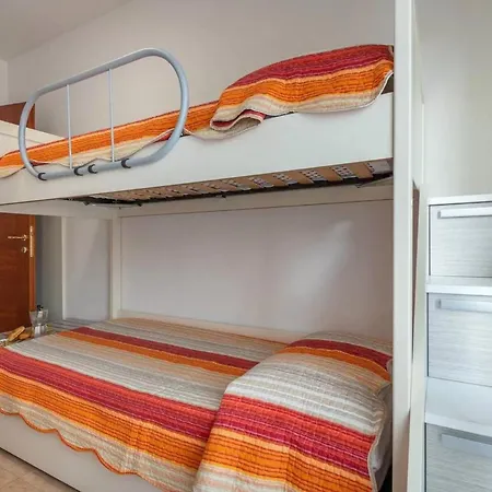 New Flat For 6 Guests Near Apartment *