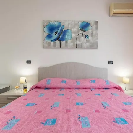 New Flat For 6 Guests Near דירה אלגהרו