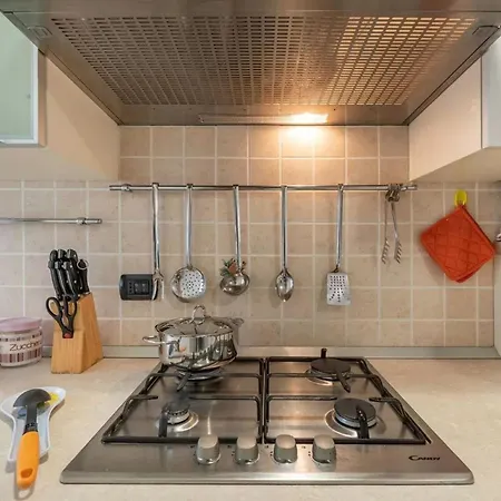 New Flat For 6 Guests Near דירה אלגהרו