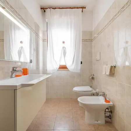 דירה New Flat For 6 Guests Near *