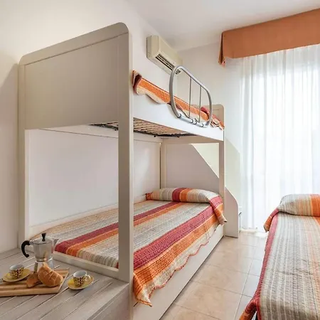 New Flat For 6 Guests Near Apartment *